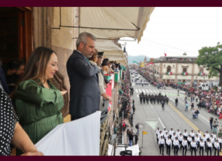 Celebran Bedolla y michoacanos Desfile Cívico Militar