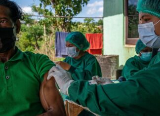 COVID-19: Con dosis de refuerzo, pruebas y preparación, podemos poner fin a la pandemia este año