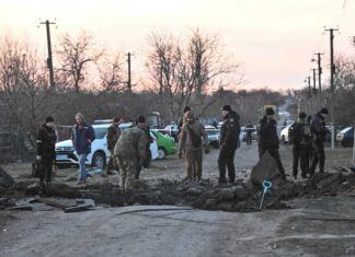 Una nueva oleada de ataques rusos provoca cortes de luz en varias ciudades ucranianas