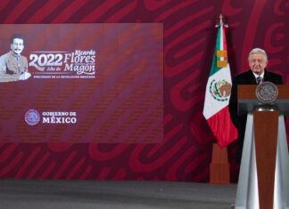 Presidente AMLO anuncia reestructuración de deuda externa para 2025; próximo sexenio pagará la mitad de intereses, afirma