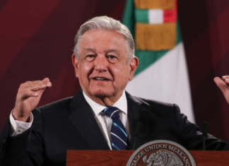 Celebra AMLO deslinde de Cárdenas de Mexicolectivo