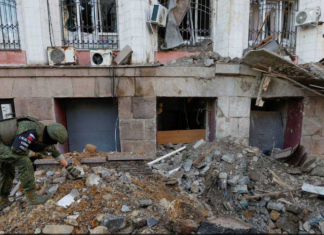 Guerra Ucrania: Zelenski visita las tropas ucranianas en el frente del Donbás