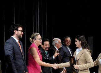 Lleven en alto el escudo de la Universidad Michoacana: Yarabí Ávila