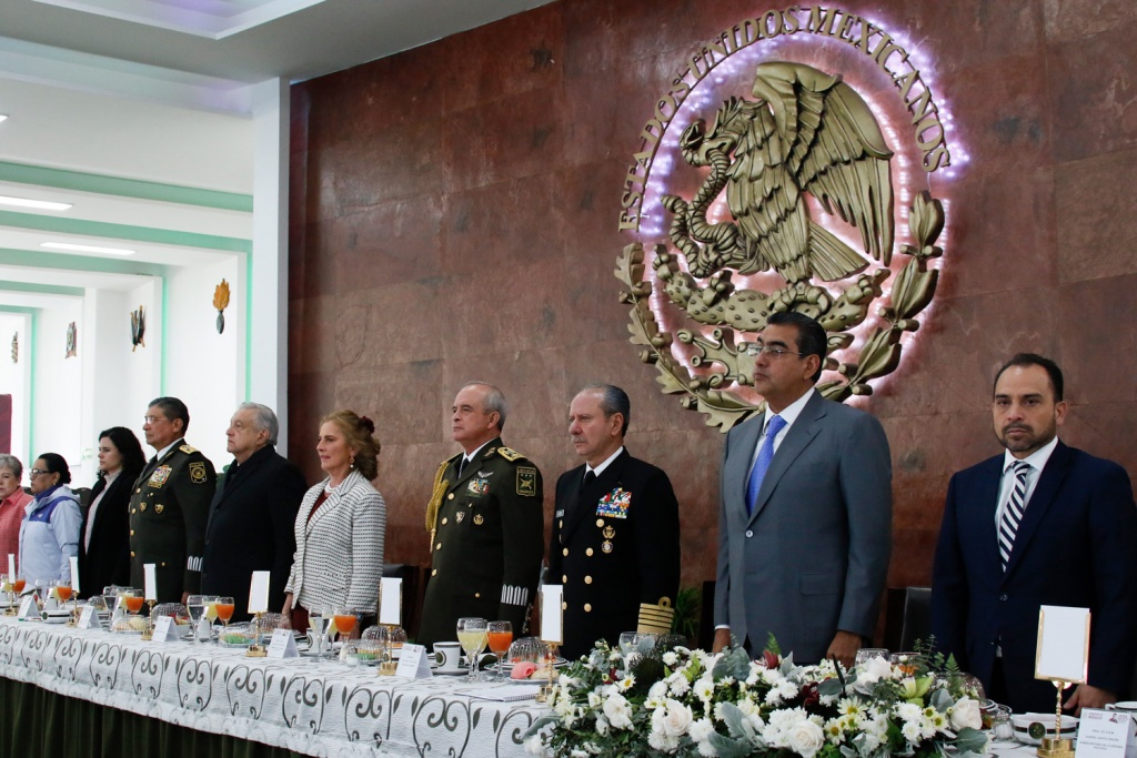 2024-02-19-Presidente-AMLO-Dia-del-Ejercito-Mexicano-Puebla-Foto-06-1024x683