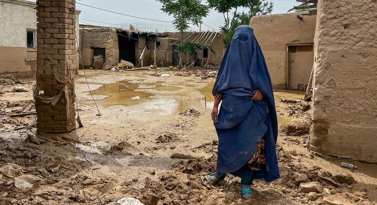 Alto Comisionado se la ONU: “Me estremezco al pensar lo que les espera a las mujeres y niñas de Afganistán”