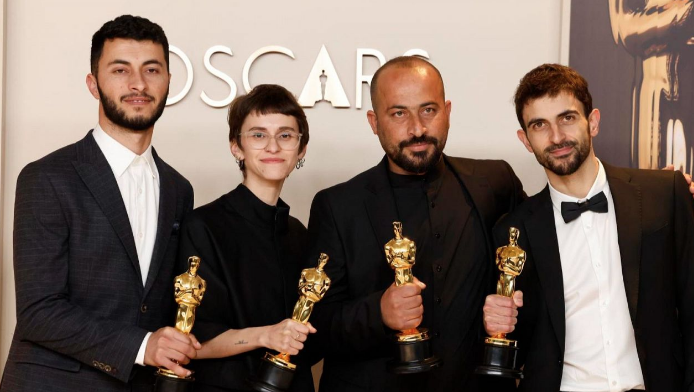 Israel libera al palestino codirector de ‘No other land’ tras una noche detenido