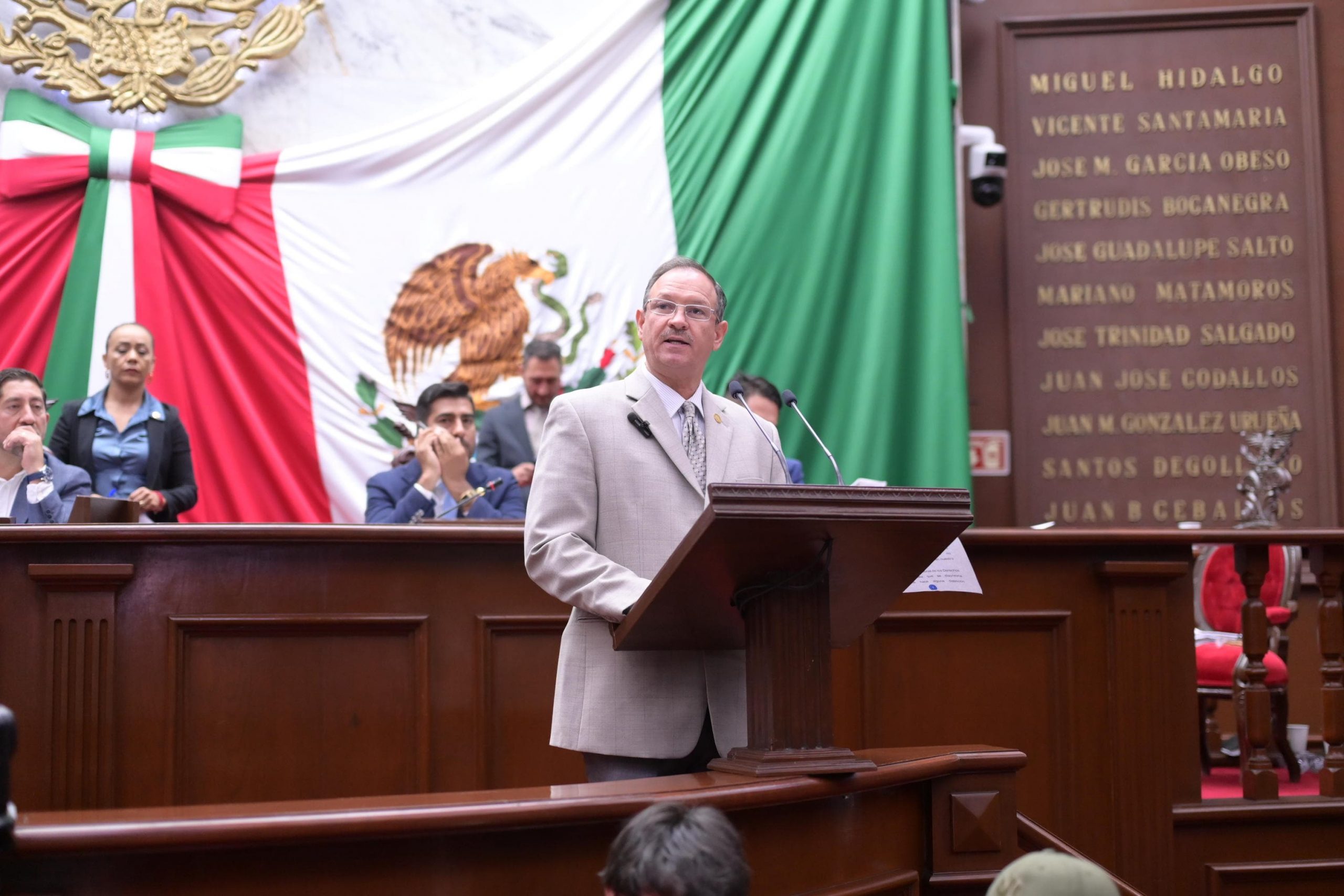 David Martínez presenta iniciativa de reforma de ley para fortalecer la prevención de la discriminación