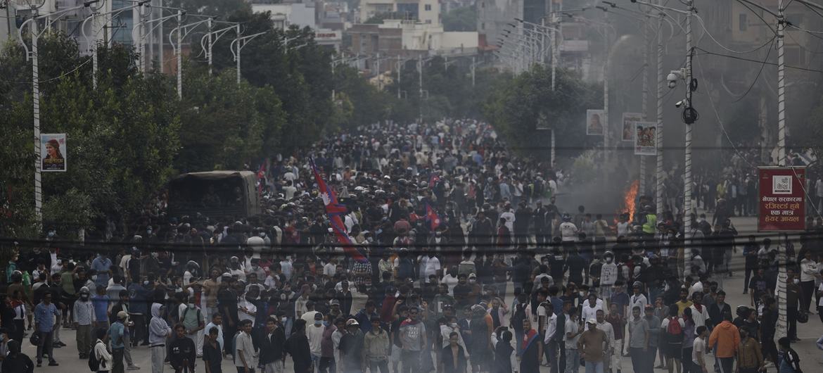 Nepal: La ONU insta a la contención tras la dimisión del primer ministro después de la represión de las protestas