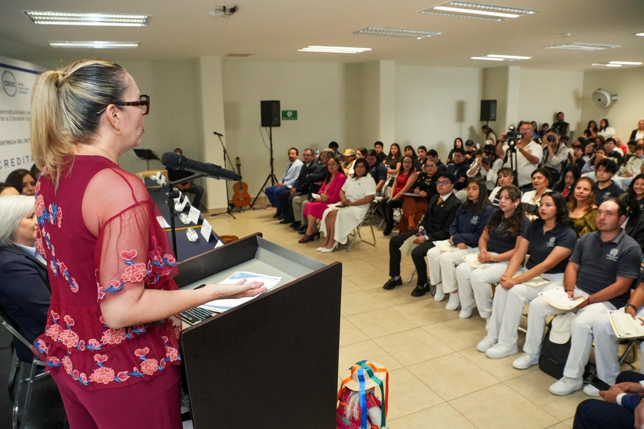 Licenciatura en Salud Pública de la UMSNH obtiene su primera acreditación; Yarabí Ávila recibe el dictamen por parte de los CIEES