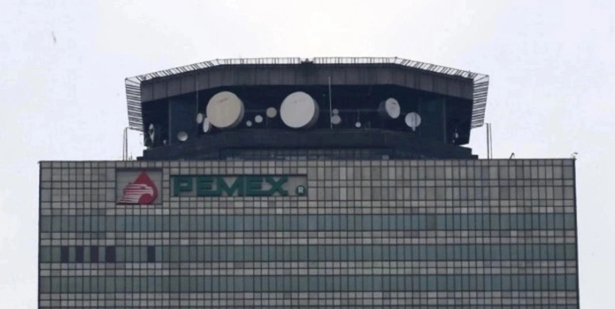 Informa Hacienda que plan de recuperación de Pemex bajó costo de su deuda y del gobierno
