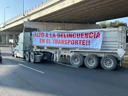 Levantan transportistas bloqueos tras nueve horas de afectaciones en el Edomex