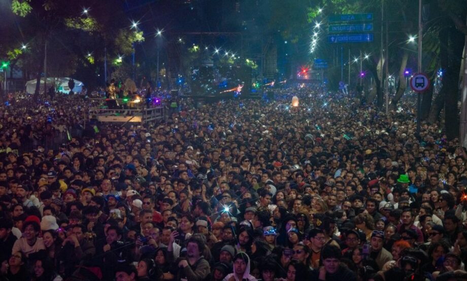 Más de 250 mil personas se unieron a la fiesta de fin de año en la Ciudad de México durante ocho horas continúas de música electrónica
