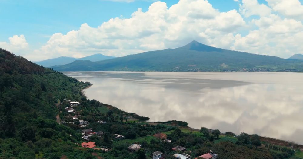 El Plan Michoacán destina recursos para restaurar la cuenca del lago de Pátzcuaro y beneficiar a comunidades de seis municipios