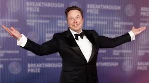 Elon Musk se convirtió en la primera persona en superar los 700,000 millones de dólares en fortuna