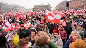 Miles de personas se manifiestan en Dinamarca contra Trump: "Manos fuera de Groenlandia" | Onda Cero Radio