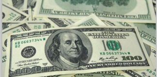 Este martes el tipo de cambio se ubica en las 17.49 unidades por dólar y en ventanillas de los bancos Banamex se vende hasta en 17.96 pesos