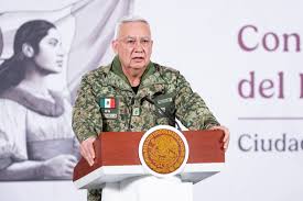 General Trevilla narra operativo contra el 'Mencho'; con voz entrecortada envía pésame a familiares de militares muertos