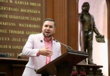 Plantea Reyes Galindo regular uso de celulares en escuelas primarias y secundarias de Michoacán